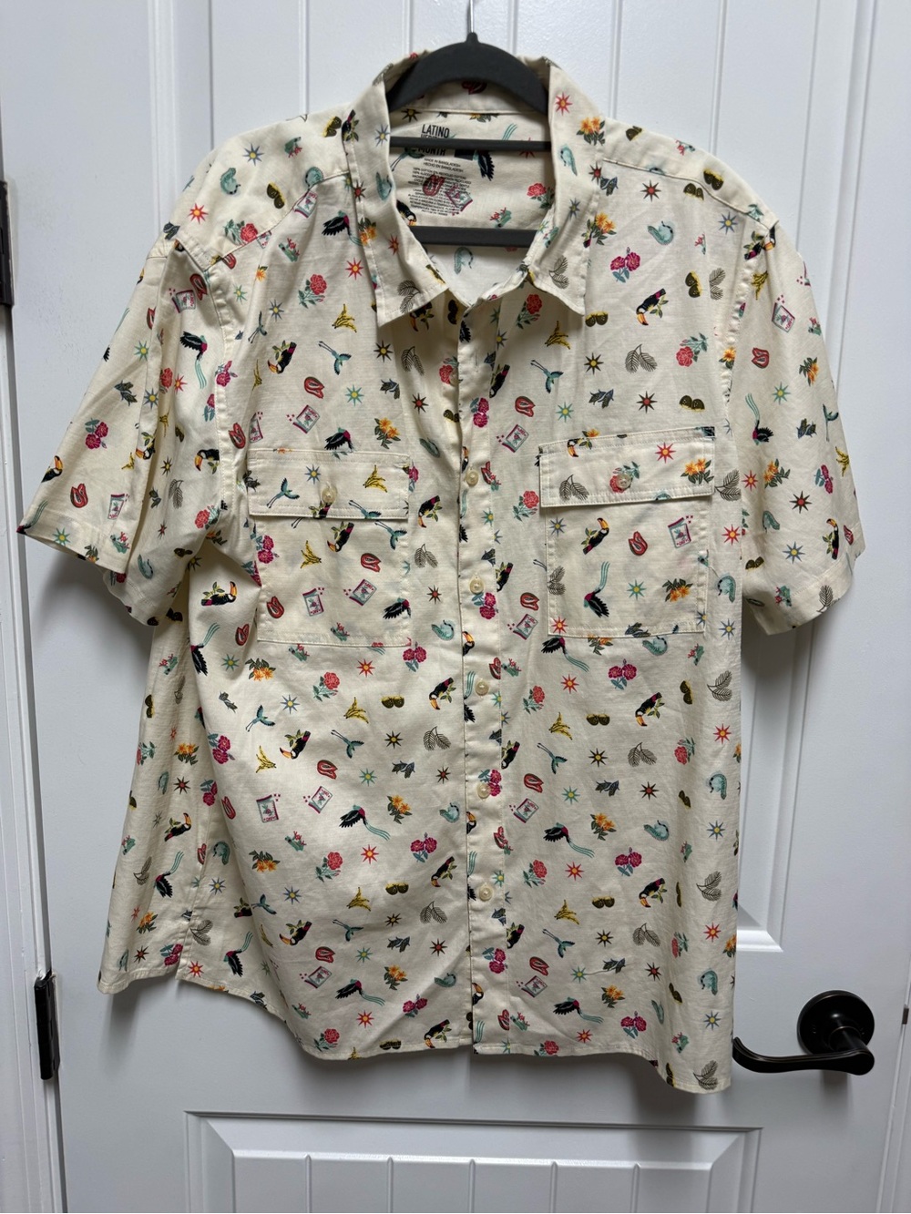 Cream Short-Sleeve Button-Up Shirt with Multicolor Jungle Novelty Print